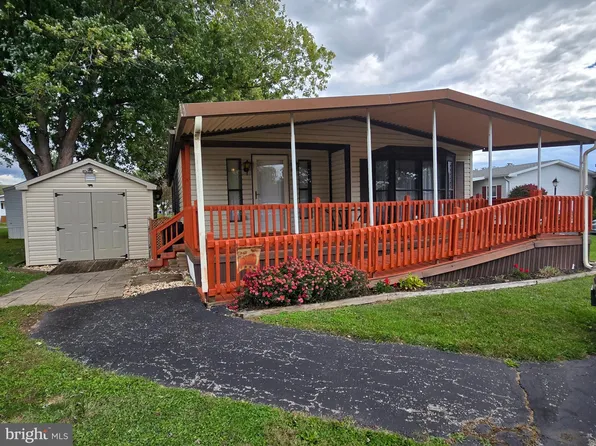 88 Maple Rd, Dover, PA 17315