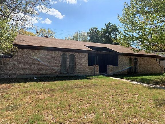 2nd image of 2301 Windsor Ct