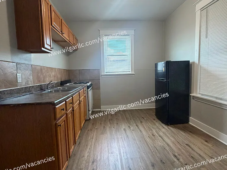 3824 Fir St — Photo 3