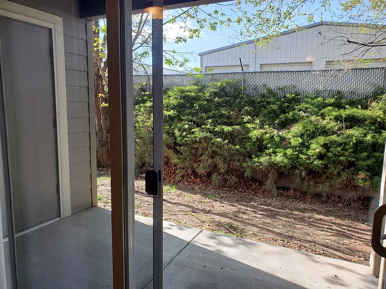 1535 W Alexandra Ln — Photo 7