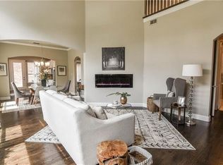 2853 Creekway Dr, Carrollton, TX 75010