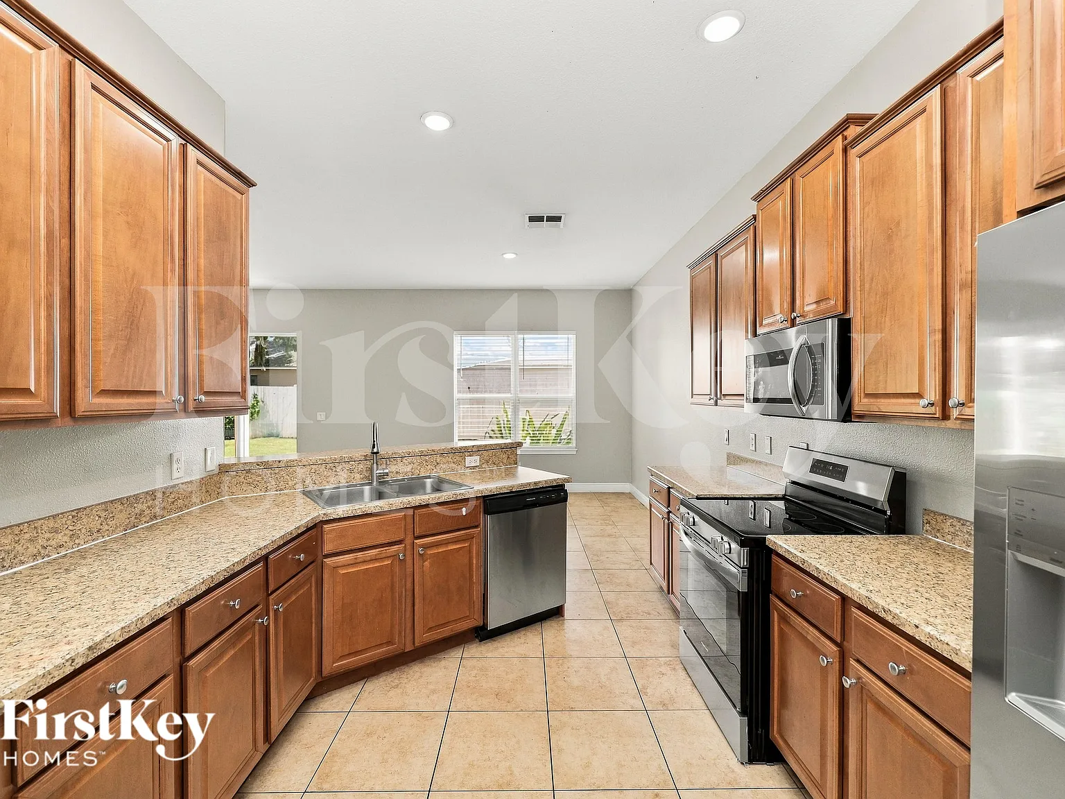 4 bed, 2.5 bath, 2702 sqft, $2,675 — Photo 4