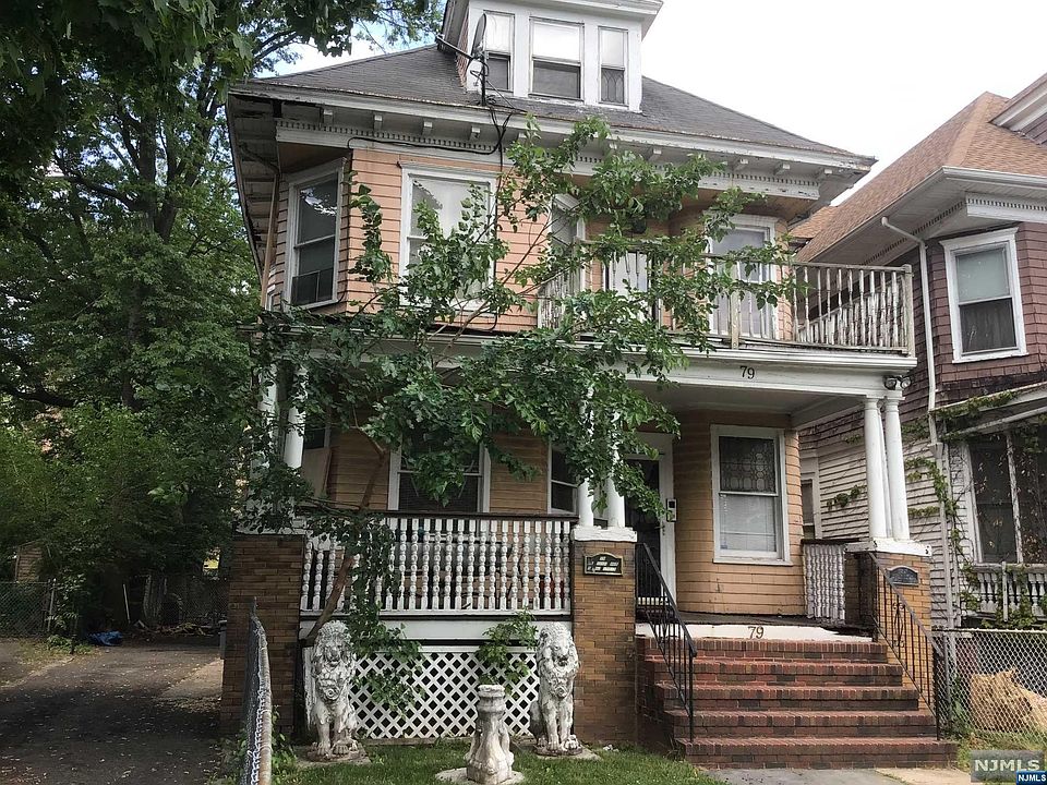 2nd image of 79 N Munn Ave