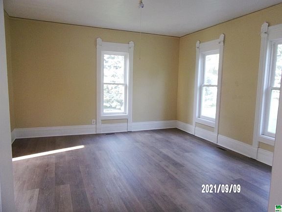 5th image of 905 Avenue K