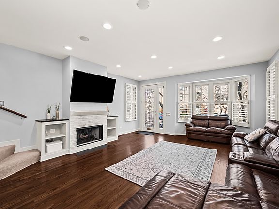 5th image of 1754 N Hoyne Ave