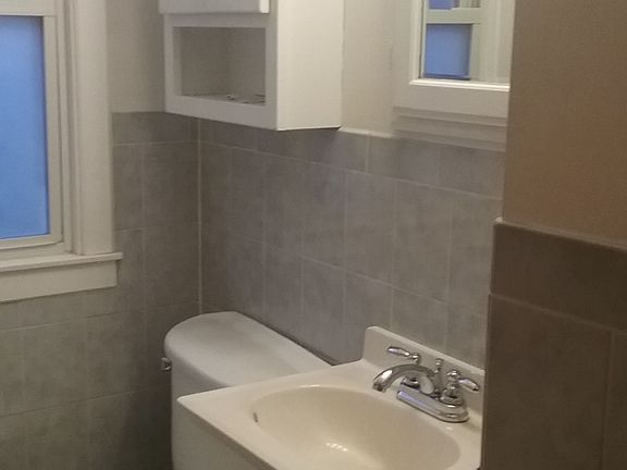 2nd image of 106 Evergreen Pl