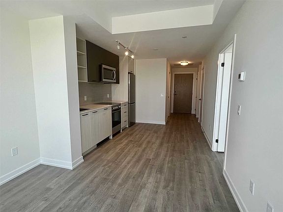 5th image of 2300 Saint Clair Ave W #522