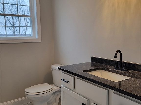 5th image of 130 Lancaster St