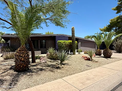 3702 E Paradise Dr Photo 1 3702 E Paradise Dr Photo 1