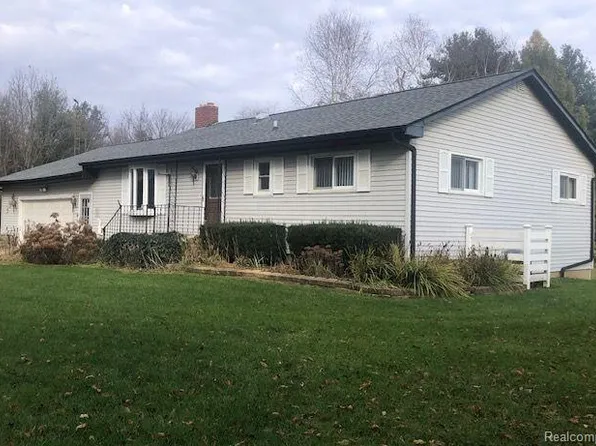 5264 Lonsberry Rd, Columbiaville, MI 48421