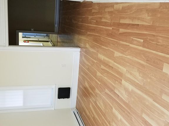 2nd image of 1215 W Silver St #Efficiency