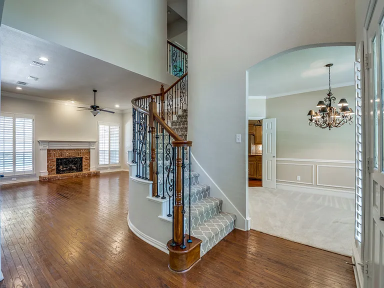 6428 Glenhollow Dr — Photo 4