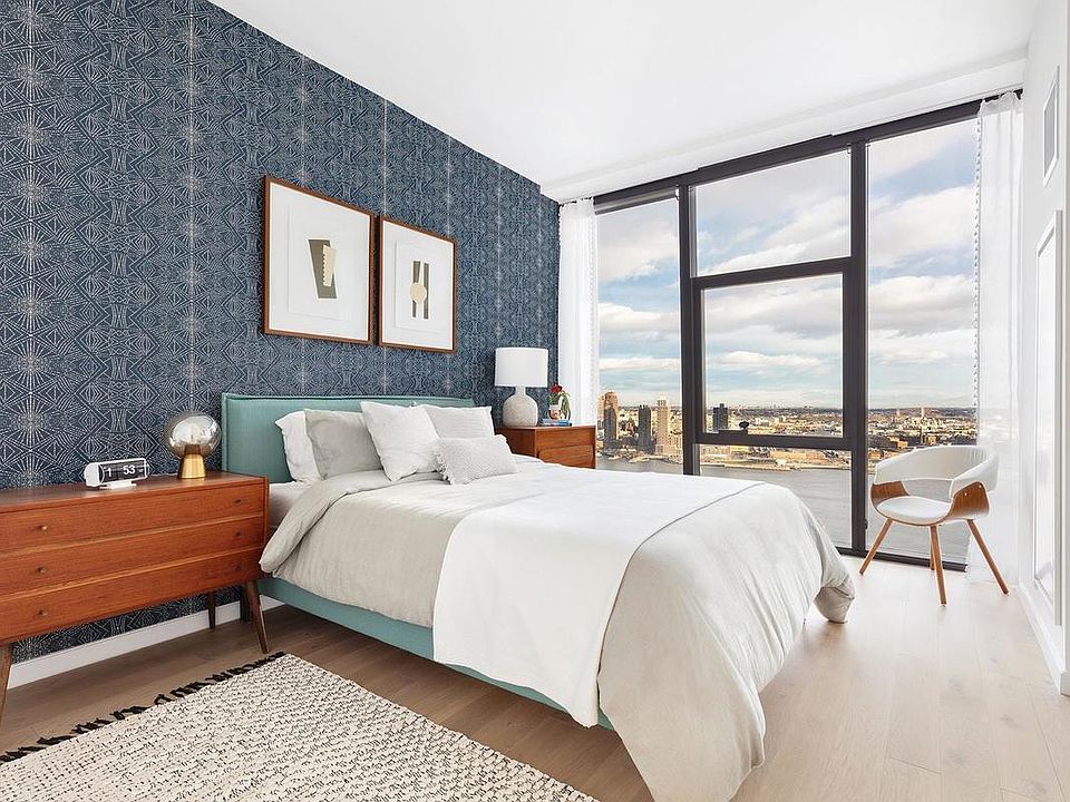 1st image of 626 1st Ave APT W19d