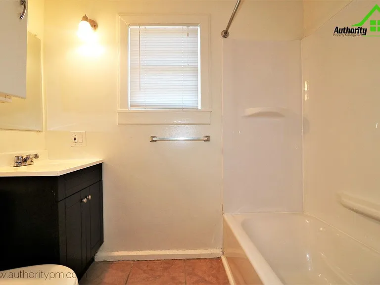 1141 Magnolia Ave — Photo 9