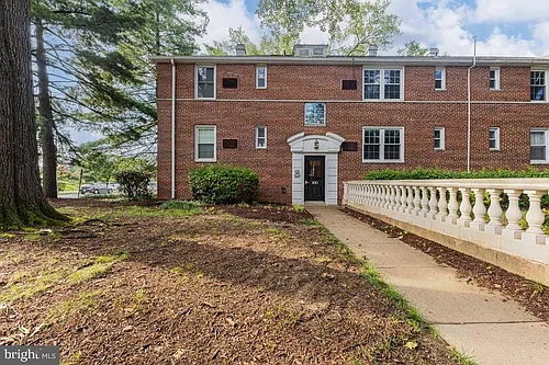 100 N George Mason Dr #3 Photo 1