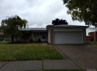 30341 Glenwood Cir, Warren, MI 48088