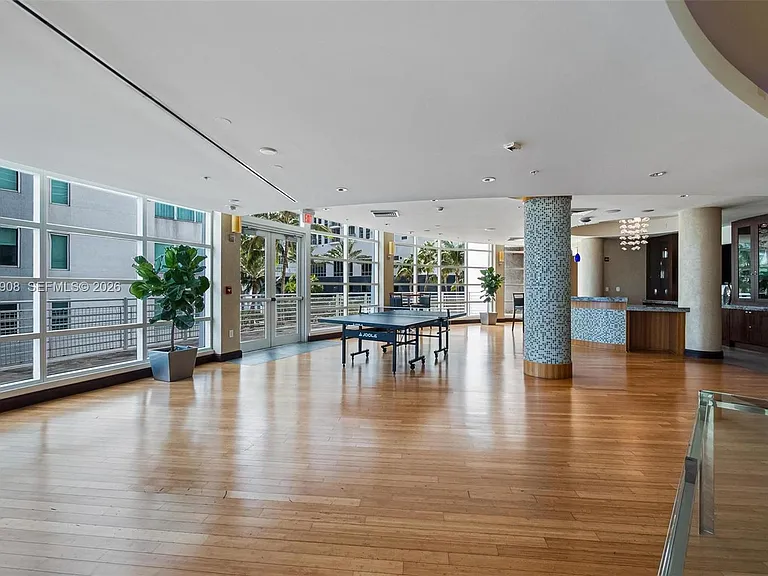 244 Biscayne Blvd #445 — Photo 31