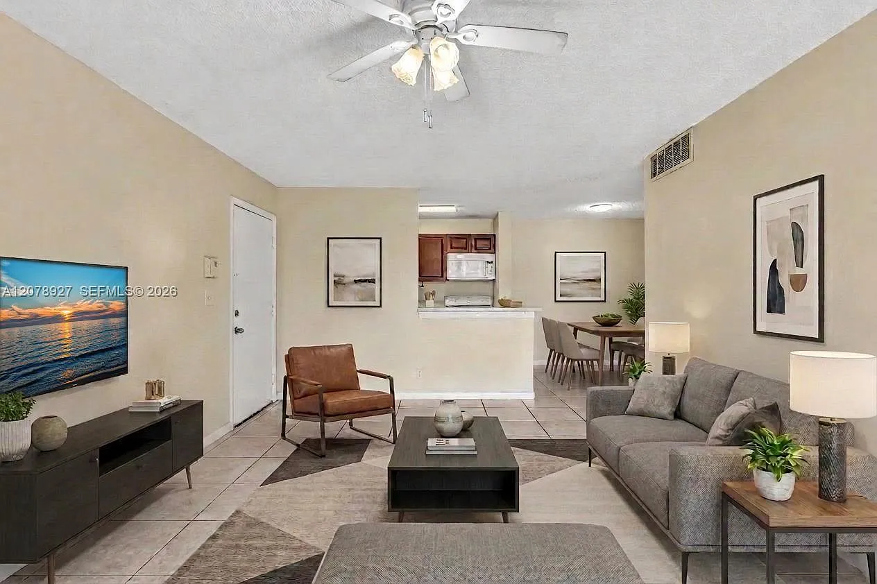 Lakes Of Jacaranda Condo — Photo 1