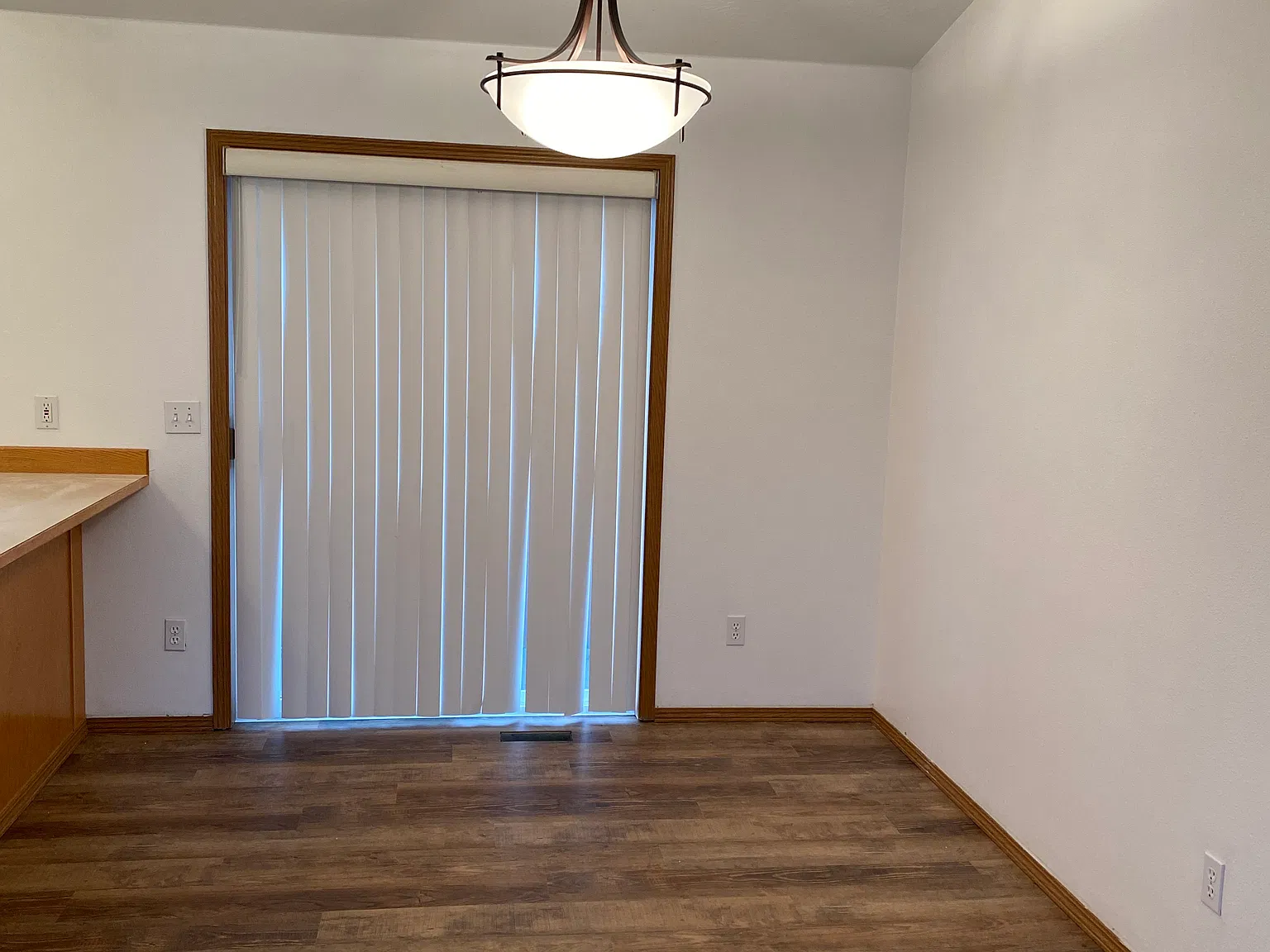 2 bed, 1000 sqft, $1,500 — Photo 3
