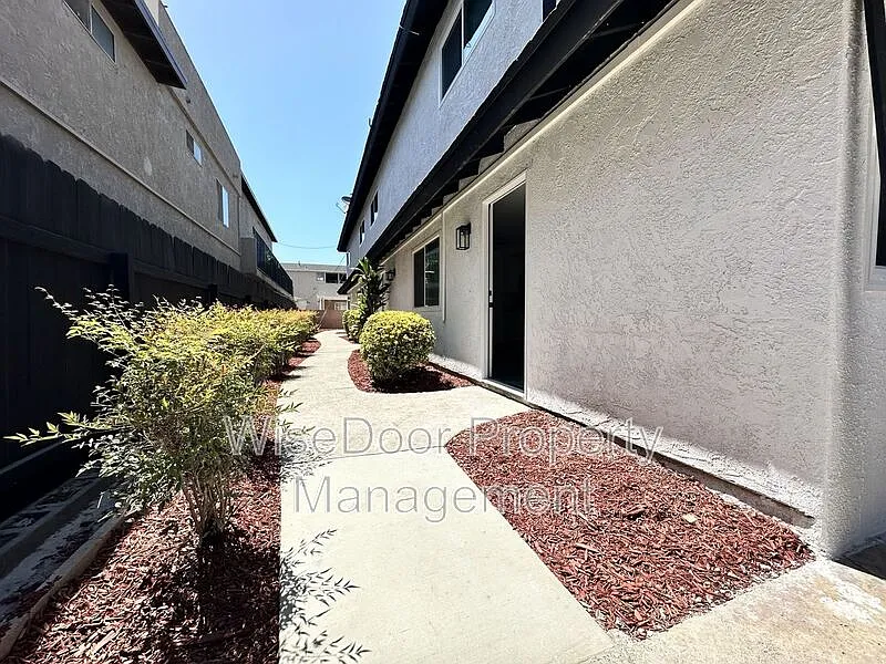 1 bed, 1.0 bath, 590 sqft, $2,095 — Photo 3