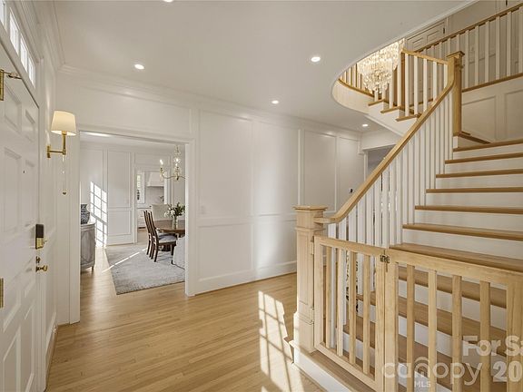 3rd image of 319 W Union St