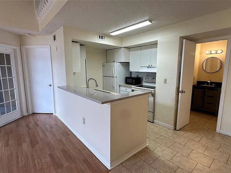 405 Fountainhead Cir #247 — Photo 6