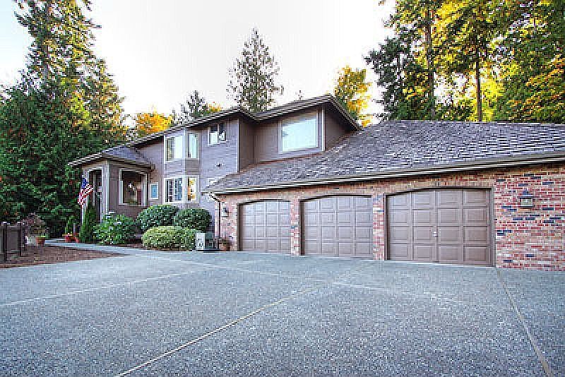 1st image of 2727 226th Ave NE