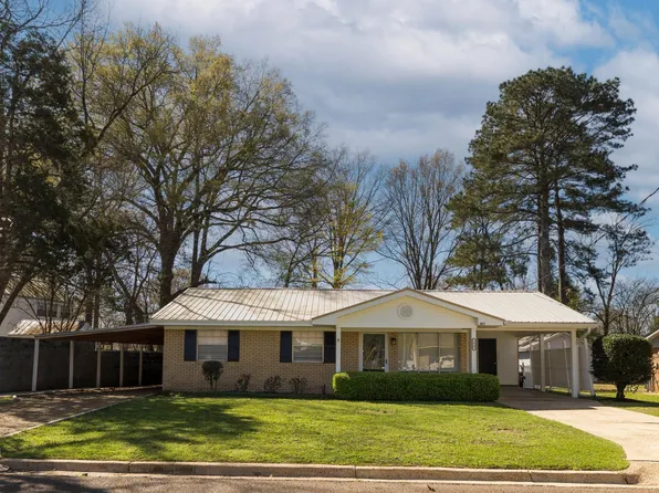 1921 Henry St, Starkville, MS 39759