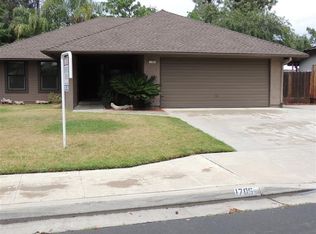 1705 Donner Ave, Clovis, CA 93611