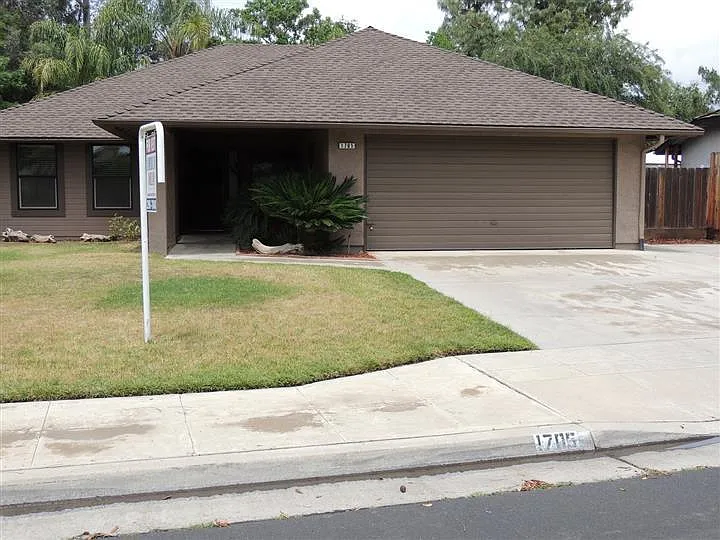 1705 Donner Ave photo 1