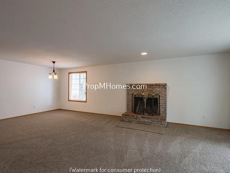 20765 SW Eggert Way — Photo 2