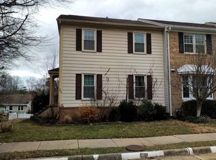 7318 Eggar Woods Ln, Springfield, VA 22153