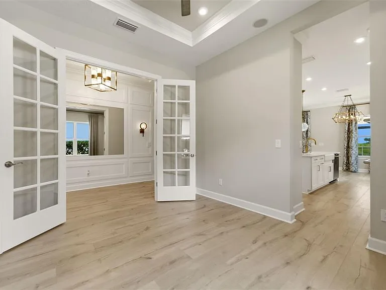 7708 Moonbeam Ave — Photo 8