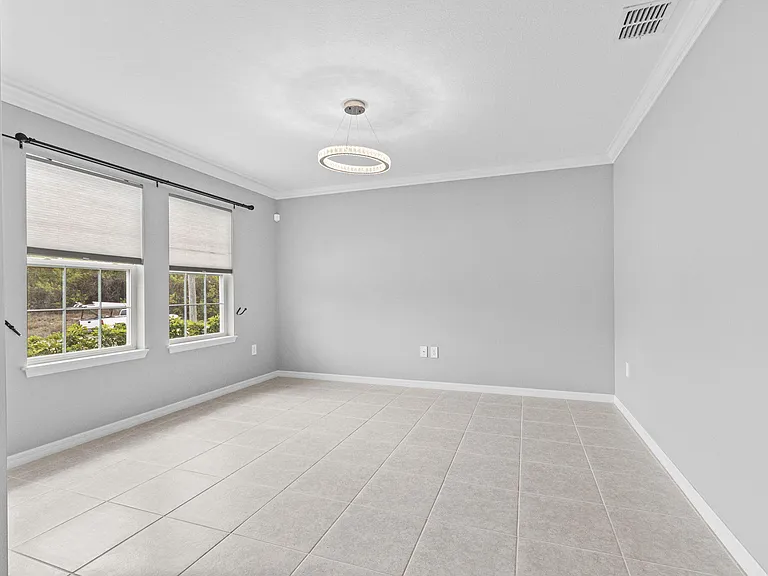 681 SW Millard Dr — Photo 35