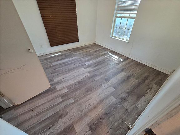 5th image of 718 N Denny St