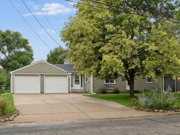 20635 Hughes Ave W, Lakeville, MN 55044