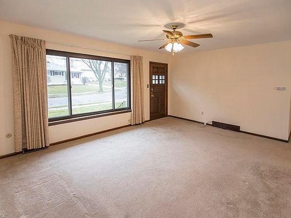 5th image of 19137 Davinwood Dr