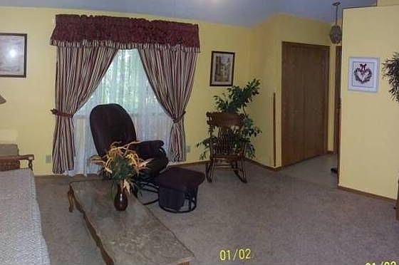 2nd image of 132 S Plum St