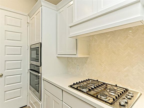 5th image of 1037 Blue Oak Blvd