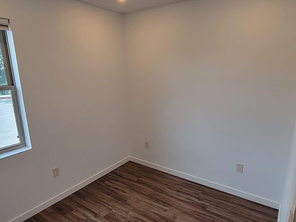 3rd image of 1643 N Marshall St #3
