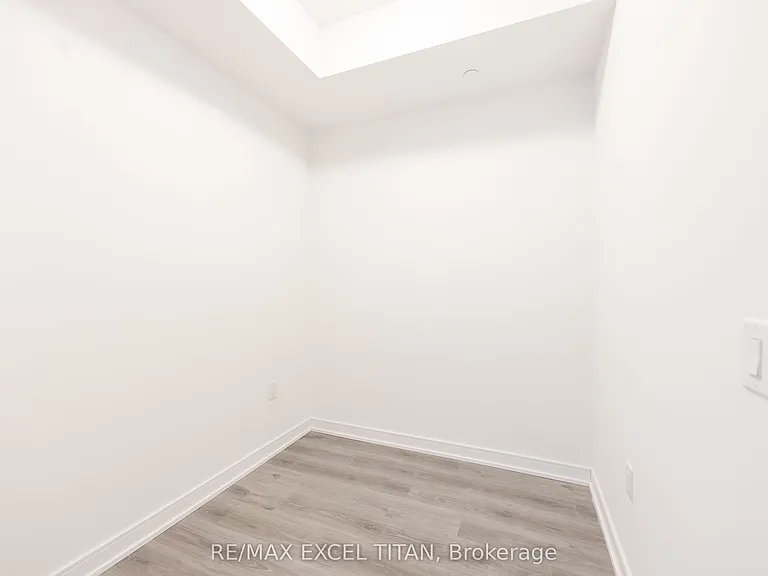 25 Neighbourhood Ln #208 — Photo 10