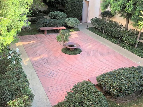 2nd image of 5414 Newcastle Ave APT 70