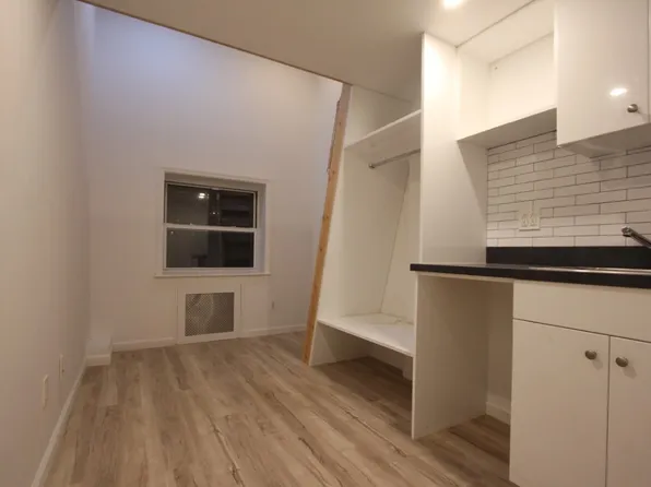 147 West 14th Street image 1 of 8