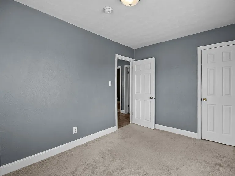 2321 Columbus Ave — Photo 15
