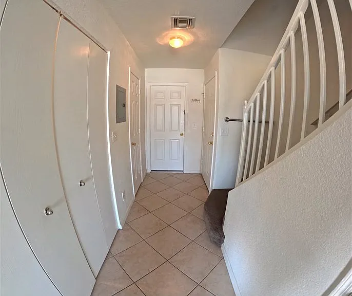 299 Phyllis Dr #4 — Photo 3