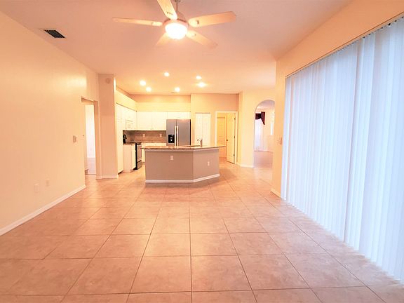 5th image of 27237 Breakers Dr