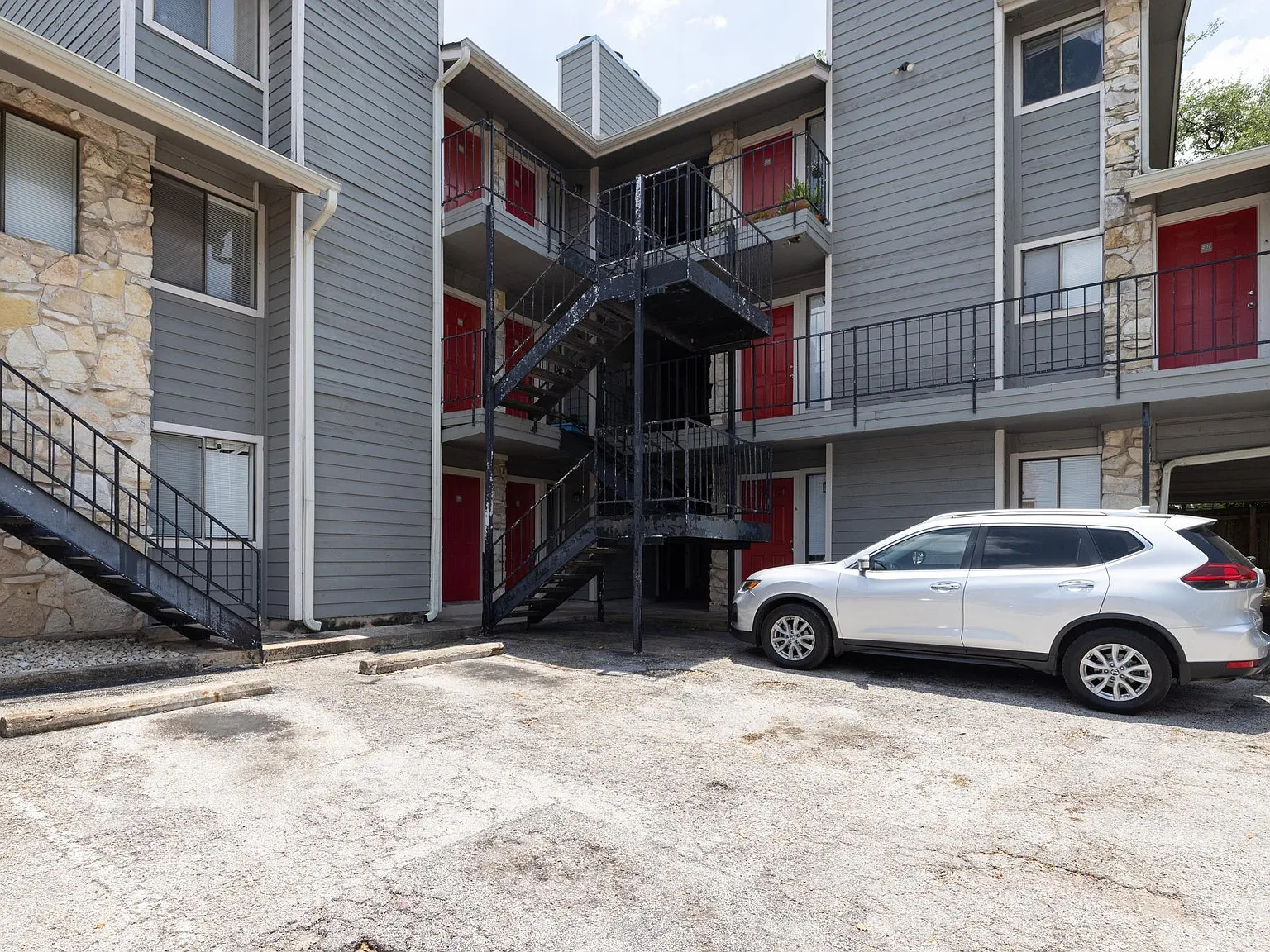 1 bed, 1.0 bath, 508 sqft, $795 — Photo 2