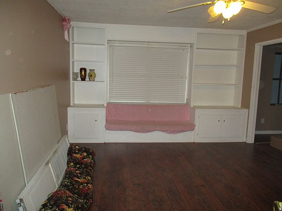 4th image of 1603 Glenmont Dr