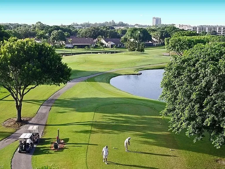 18 hole executive golf course rent includes golf access for 1 to 2 occupants no extra green fees