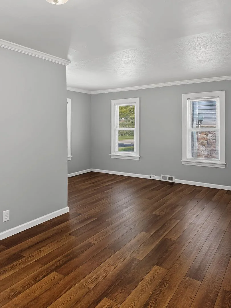 1127 Lafayette Ave — Photo 3